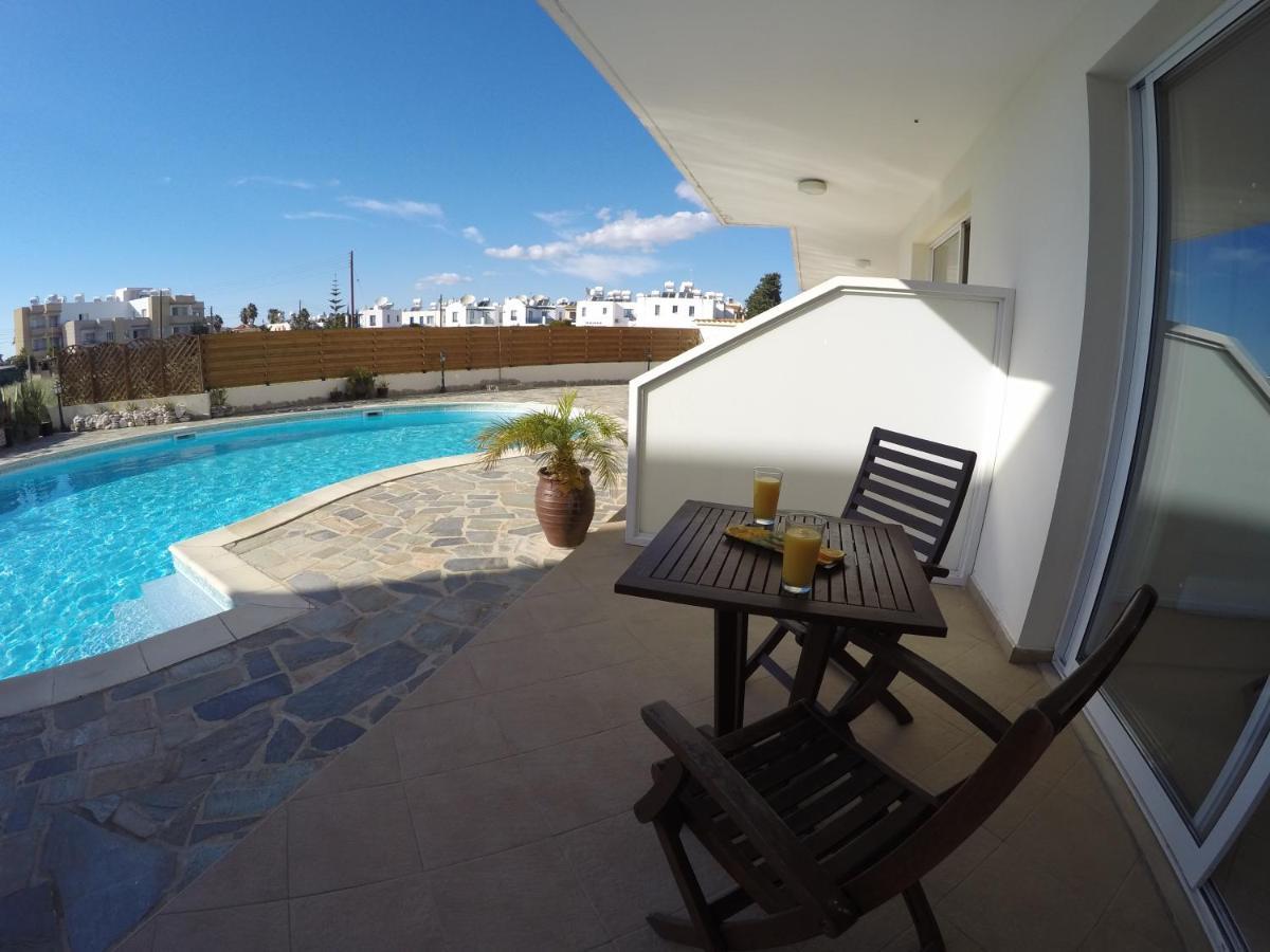 Kato Paphos Suites ภายนอก รูปภาพ