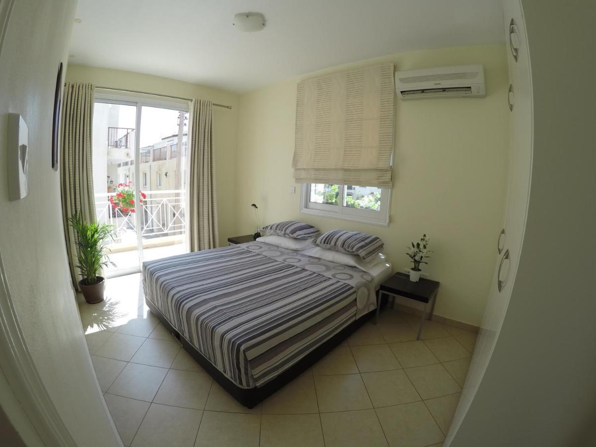 Kato Paphos Suites ภายนอก รูปภาพ