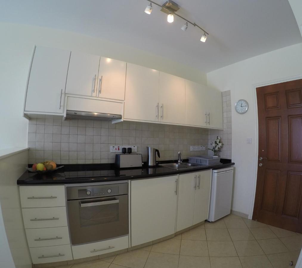 Kato Paphos Suites ภายนอก รูปภาพ