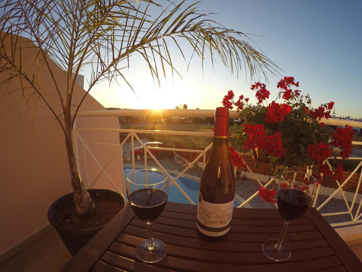 Kato Paphos Suites ภายนอก รูปภาพ