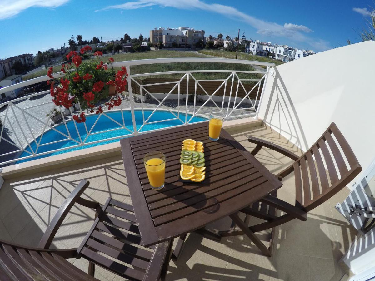 Kato Paphos Suites ภายนอก รูปภาพ