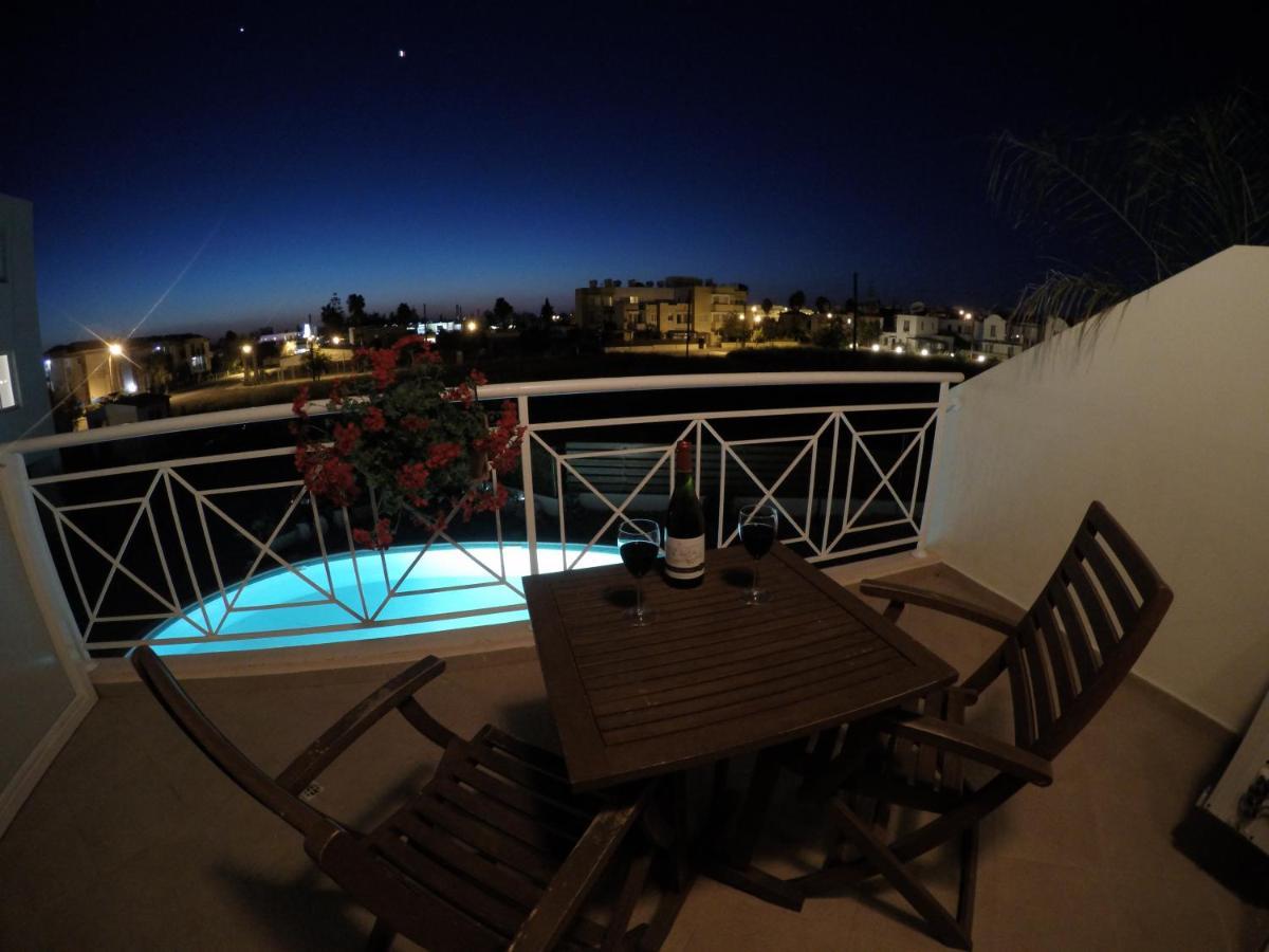 Kato Paphos Suites ภายนอก รูปภาพ