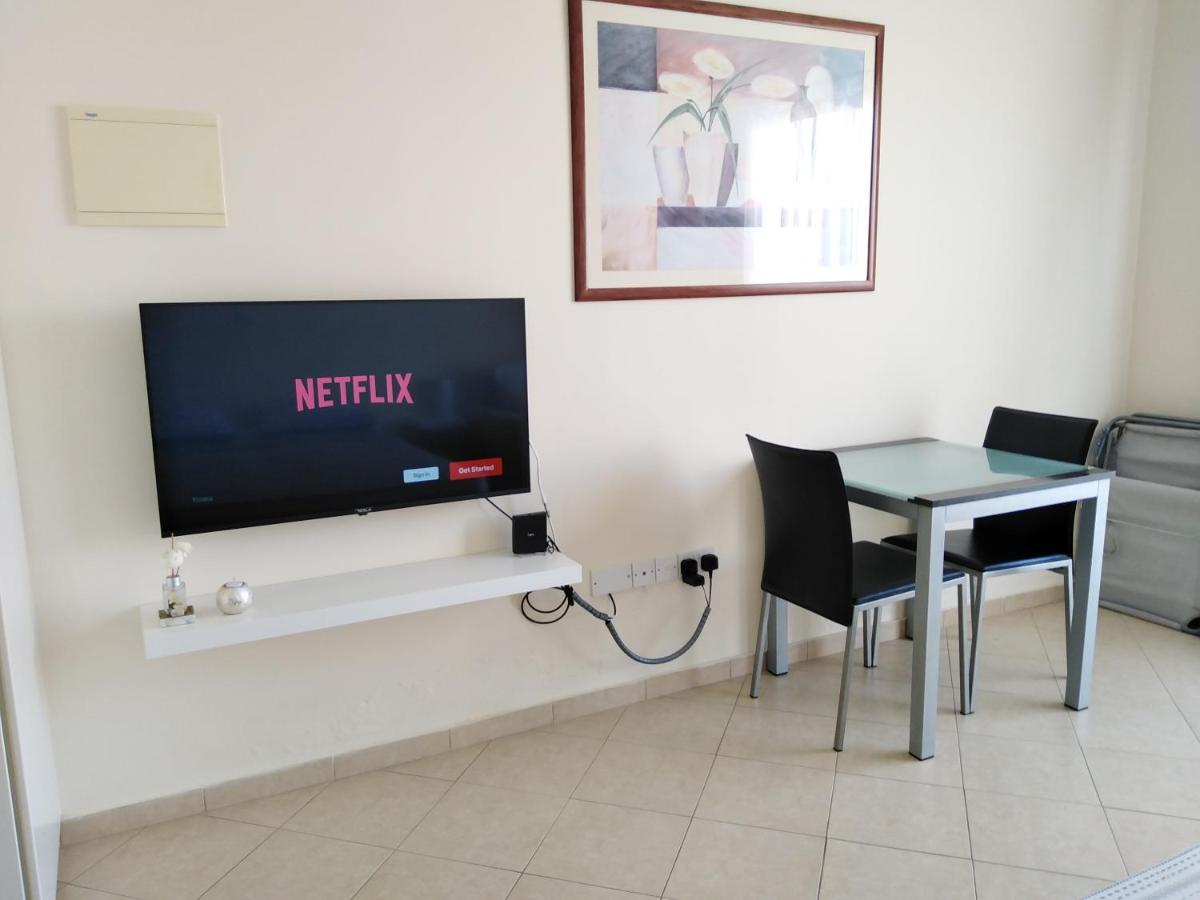 Kato Paphos Suites ภายนอก รูปภาพ