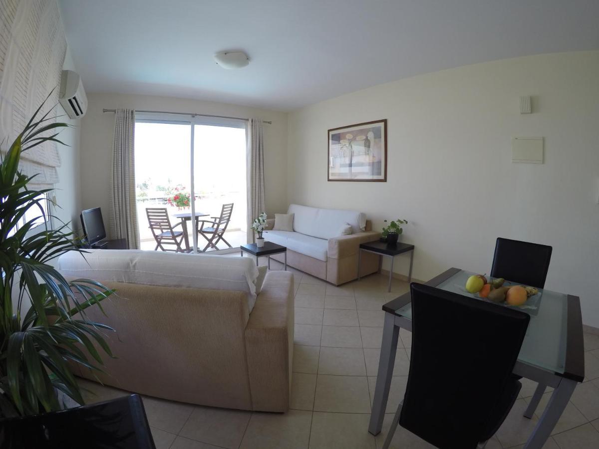 Kato Paphos Suites ภายนอก รูปภาพ