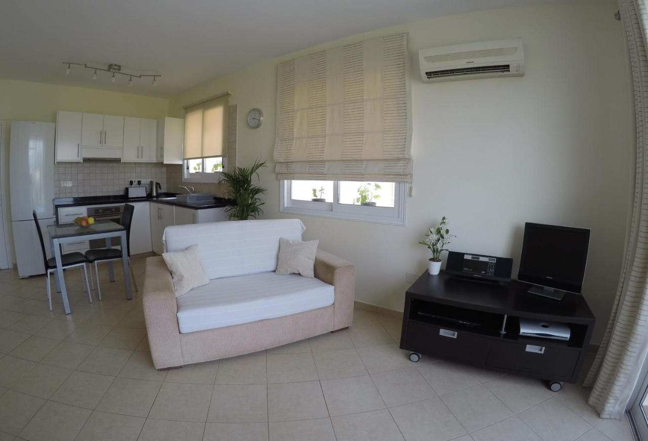 Kato Paphos Suites ภายนอก รูปภาพ