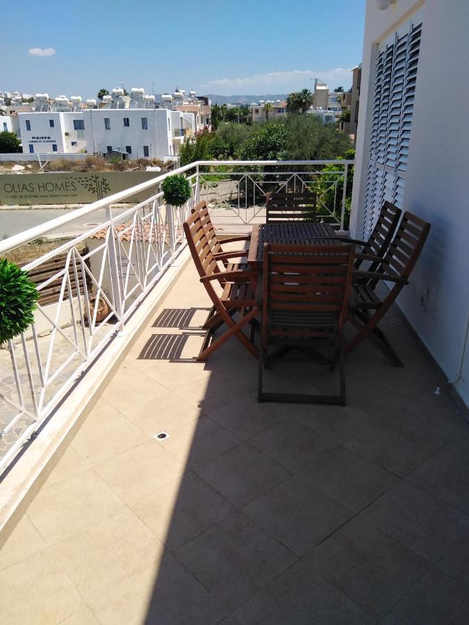 Kato Paphos Suites ภายนอก รูปภาพ