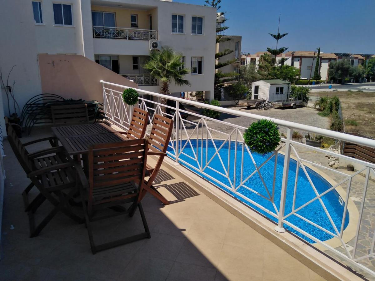 Kato Paphos Suites ภายนอก รูปภาพ