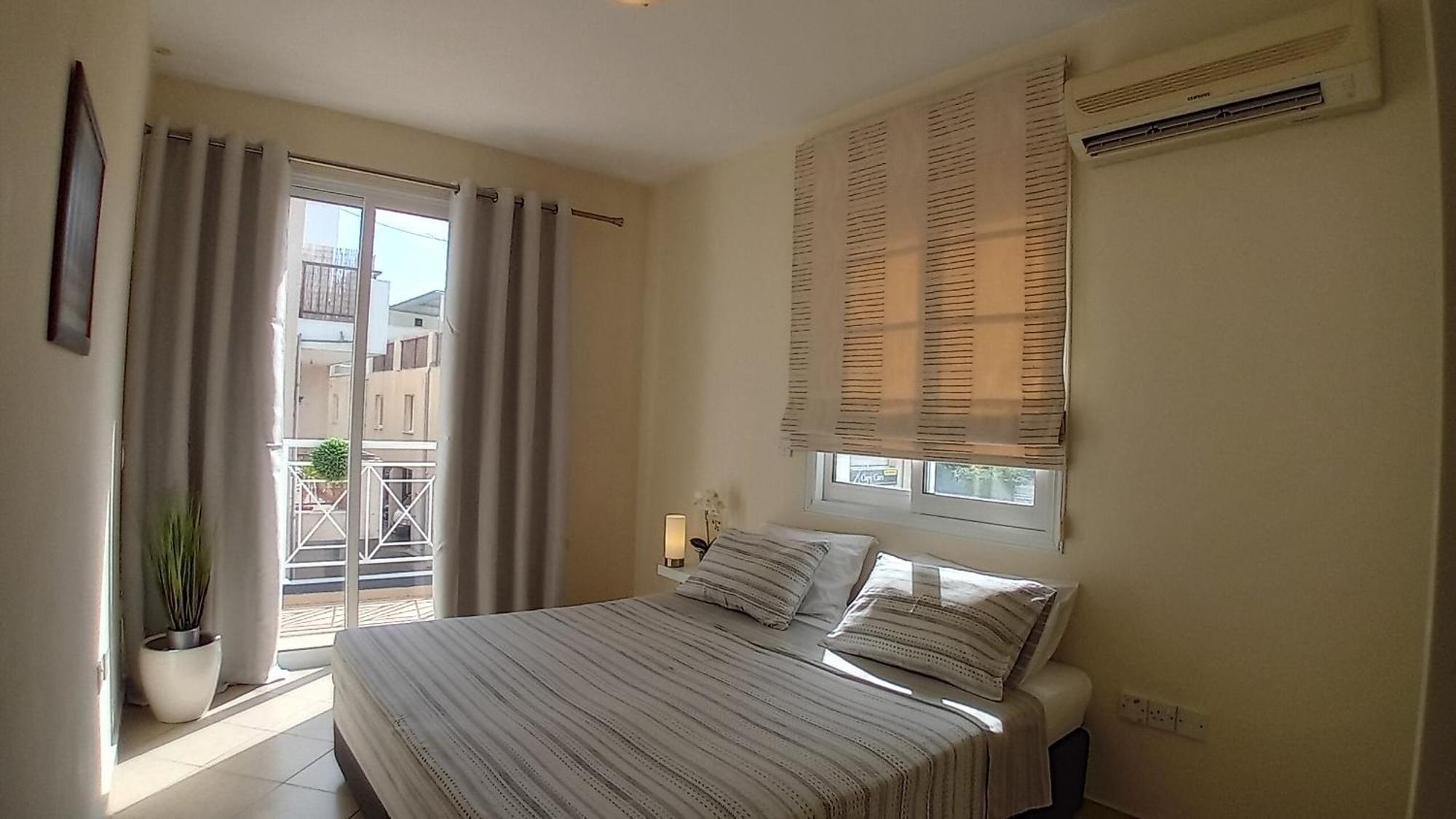 Kato Paphos Suites ภายนอก รูปภาพ
