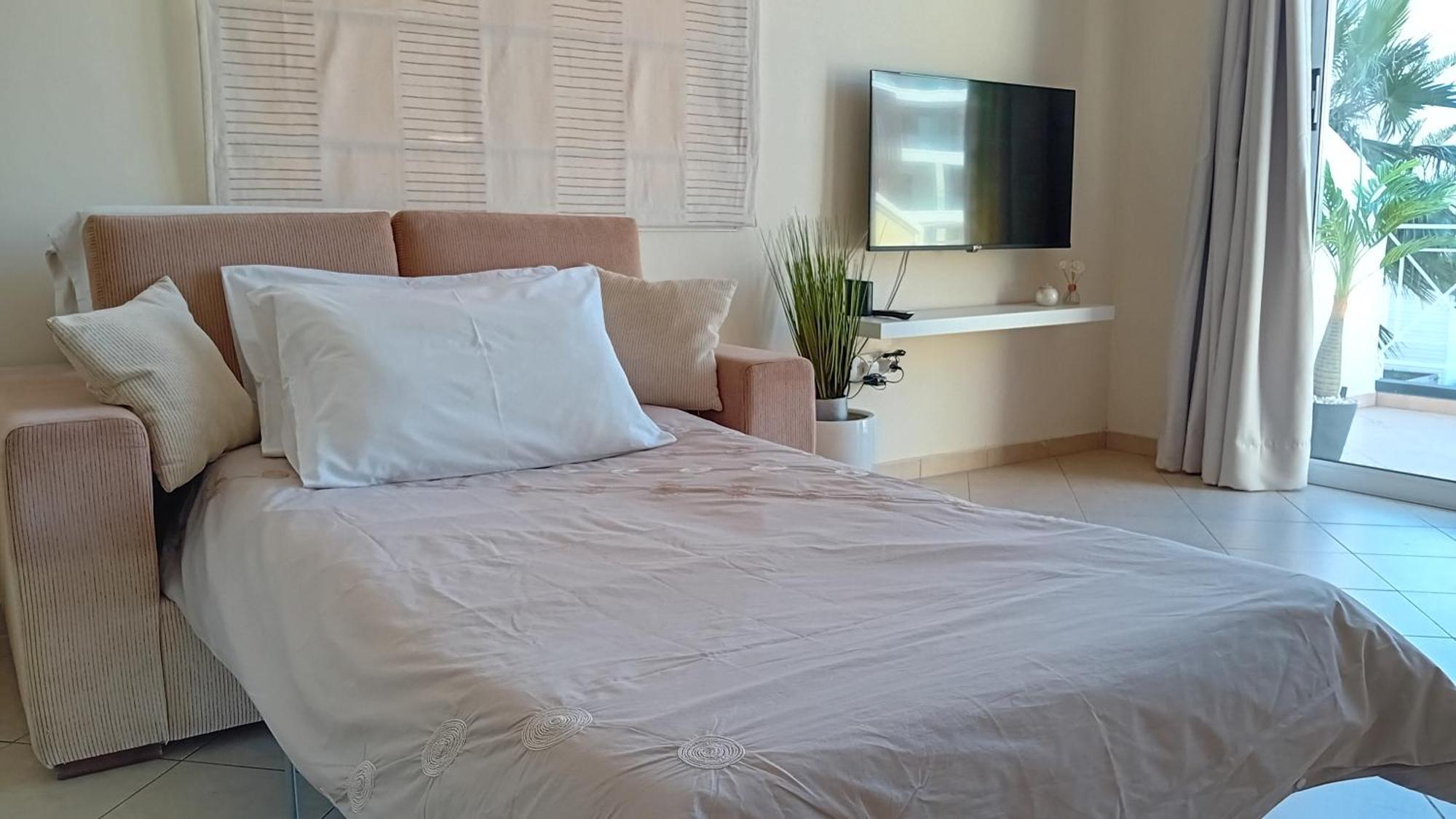 Kato Paphos Suites ภายนอก รูปภาพ