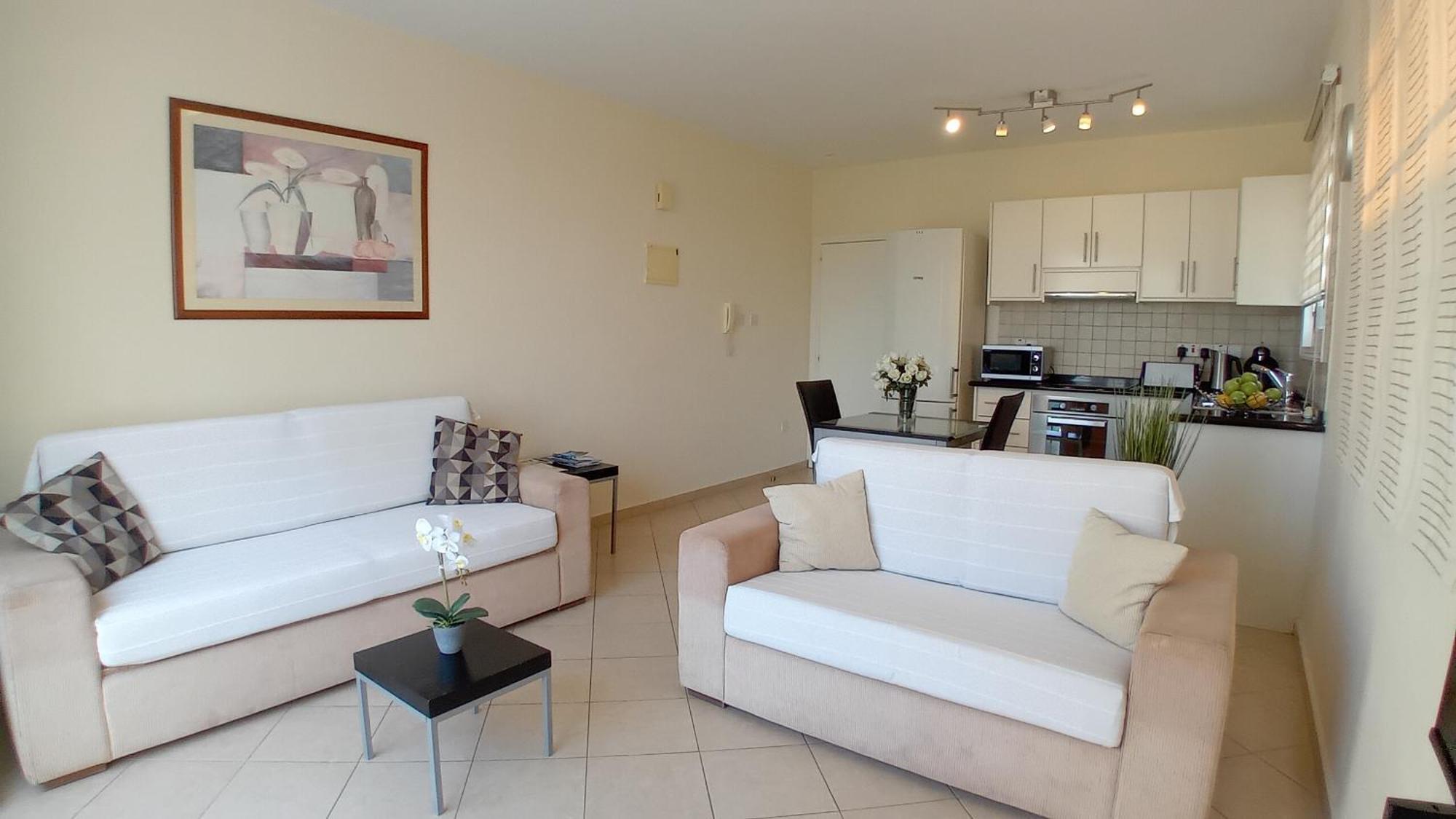 Kato Paphos Suites ภายนอก รูปภาพ