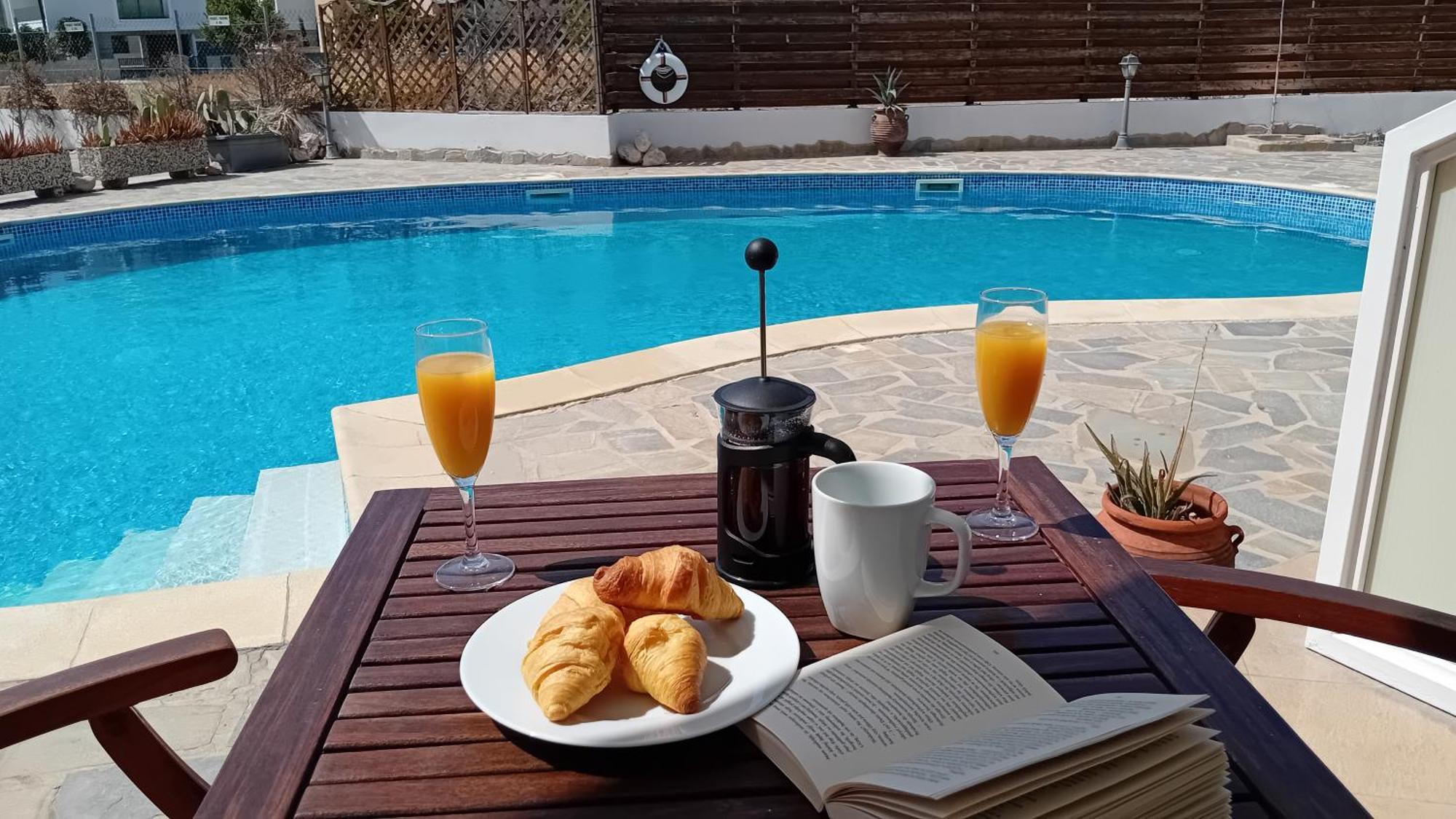 Kato Paphos Suites ภายนอก รูปภาพ